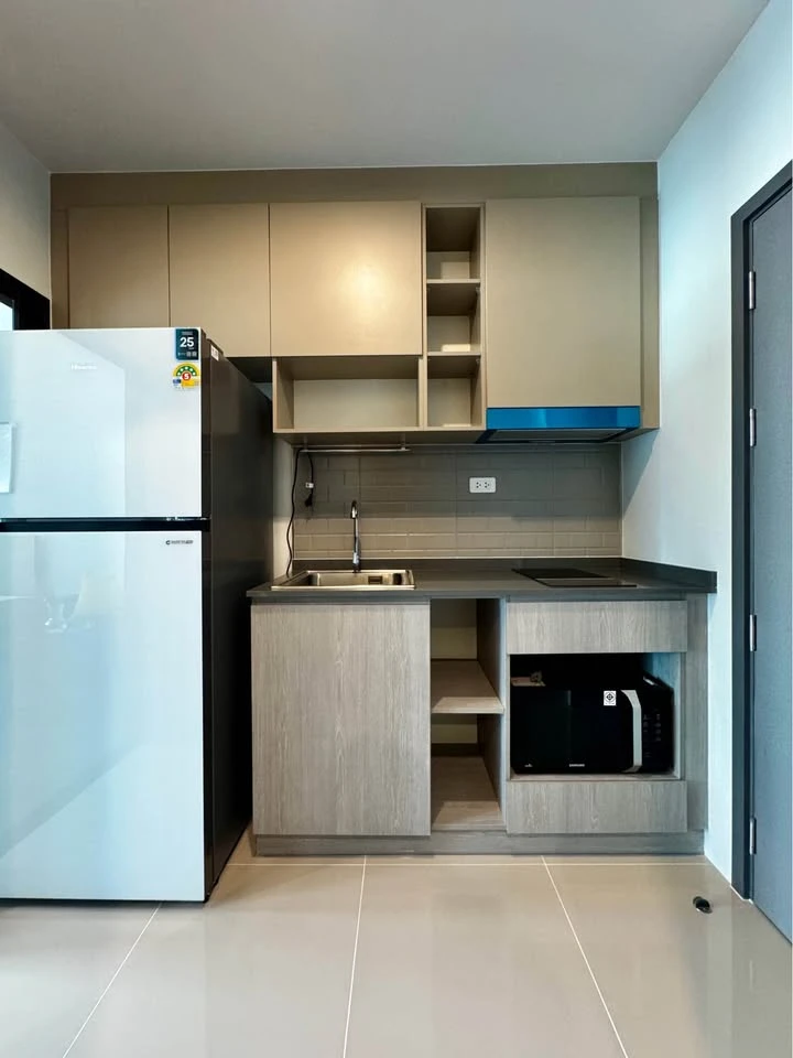 For rent: Ideo Ramkhamhaeng - Lam Sali Station studio room, fully furnished with all amenities. Don't miss out!