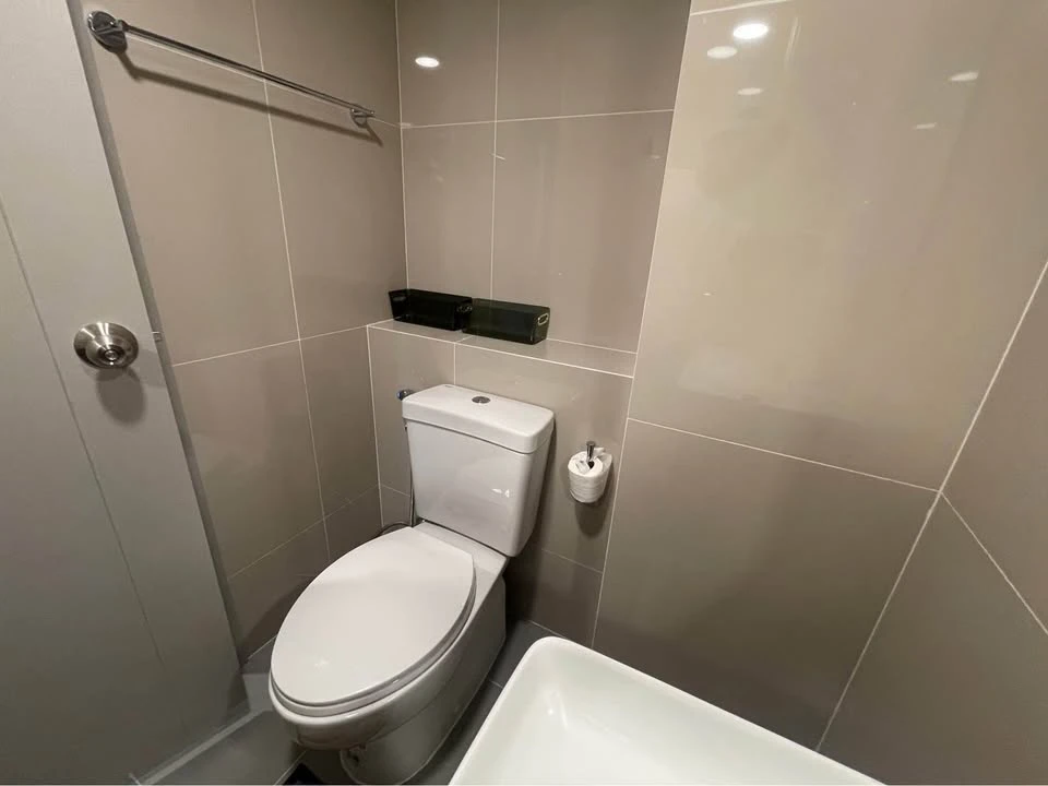 For rent: Ideo Ramkhamhaeng - Lam Sali Station, beautifully decorated unit on the 32nd floor with BTS view. Book today! Don't wait!
