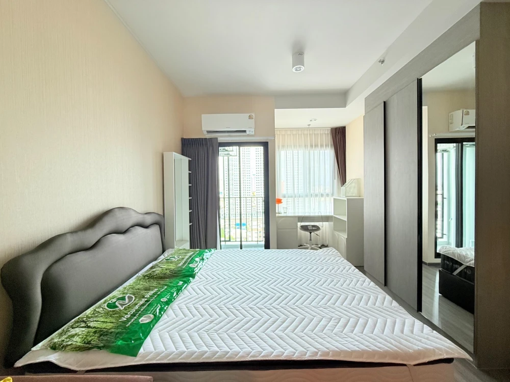 For rent: Ideo Ramkhamhaeng Lamsali Station. Ready to move in. Just bring your bag. Hurry and reserve before the rooms are gone.