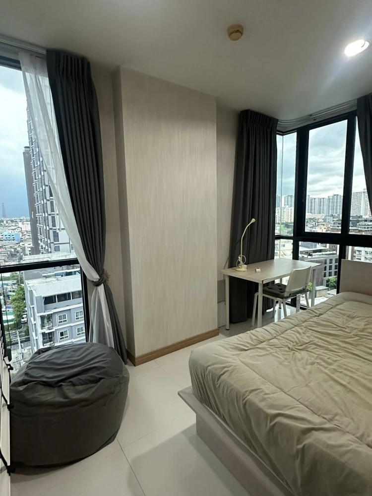 For rent: Ideo Ratchada - Huaykwang. Beautiful and comfortable room, fully furnished and ready to move in.