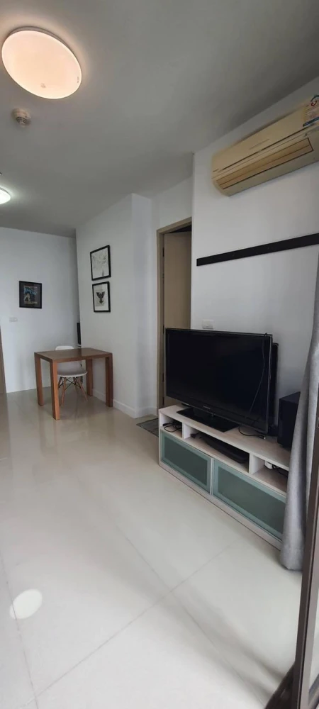 For rent: Ideo Sathorn-Taksin, 1 bedroom, 1 bathroom, good location, convenient transportation, beautiful view, no blocking, reserve now!