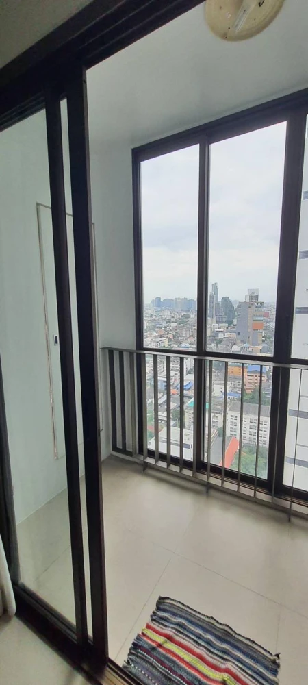 For rent: Ideo Sathorn-Taksin, 1 bedroom, 1 bathroom, good location, convenient transportation, beautiful view, no blocking, reserve now!