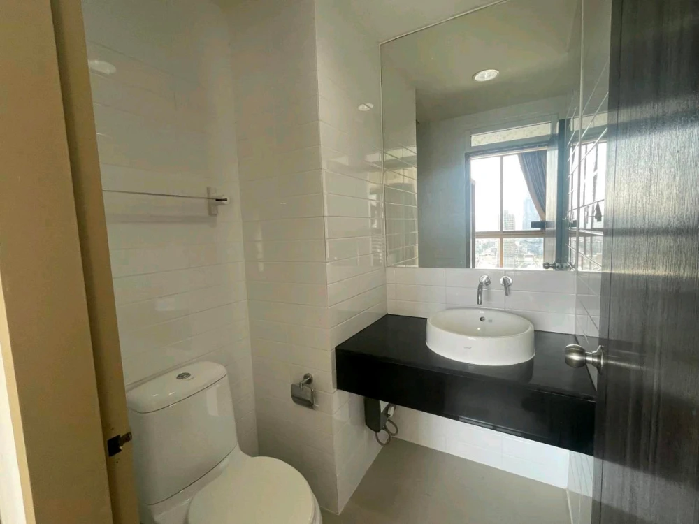 For rent: Ideo Sathorn-Taksin. Nice room, fully furnished. Book now! Limited time offer!