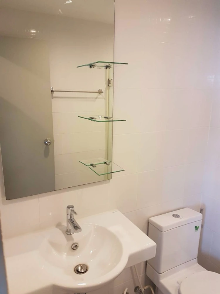 For rent: Ideo Sathorn-Tha Phra, 12th floor, corner unit, fully furnished, very livable. Book now! (Quickly!)