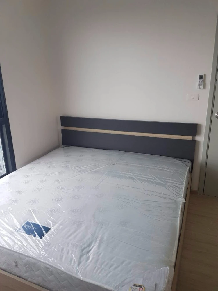 For rent: Ideo Sathorn-Tha Phra, 12th floor, corner unit, fully furnished, very livable. Book now! (Quickly!)