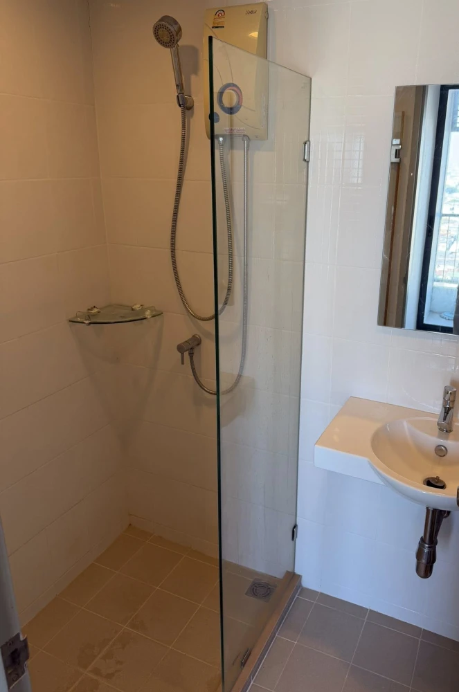 For rent: Ideo Sathorn-Tha Phra, high floor unit, affordable price, fully furnished, just bring your belongings and move in!