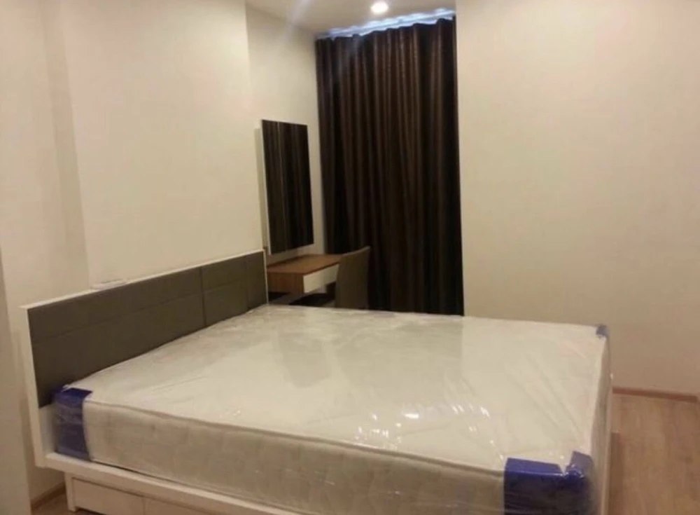 For rent: Ideo Sathorn-Tha Phra, ready-to-move-in unit, high floor, spacious and comfortable. Book now!