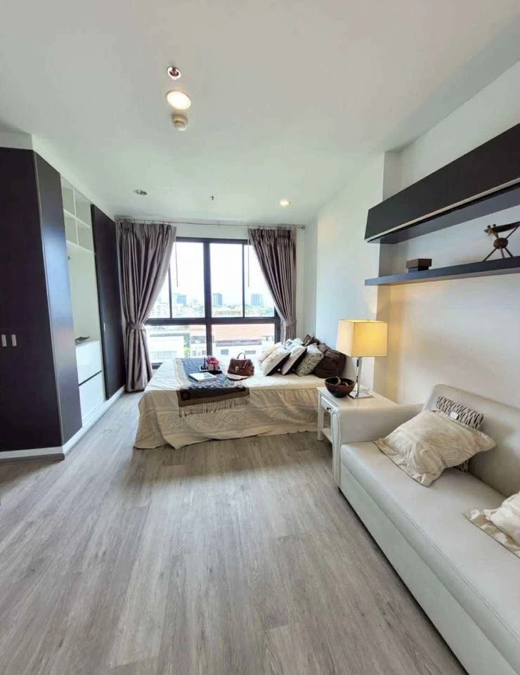 For rent: IDEO Sathorn Thapra, ready to move in, reasonable price, complete in one place, just bring your bags and move in.