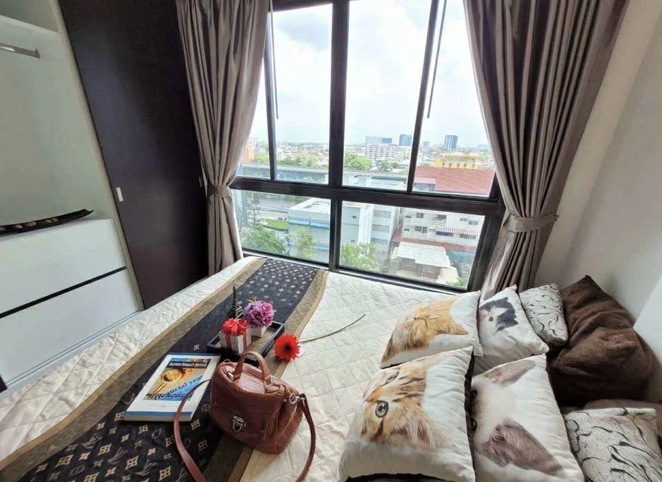 For rent: IDEO Sathorn Thapra, ready to move in, reasonable price, complete in one place, just bring your bags and move in.