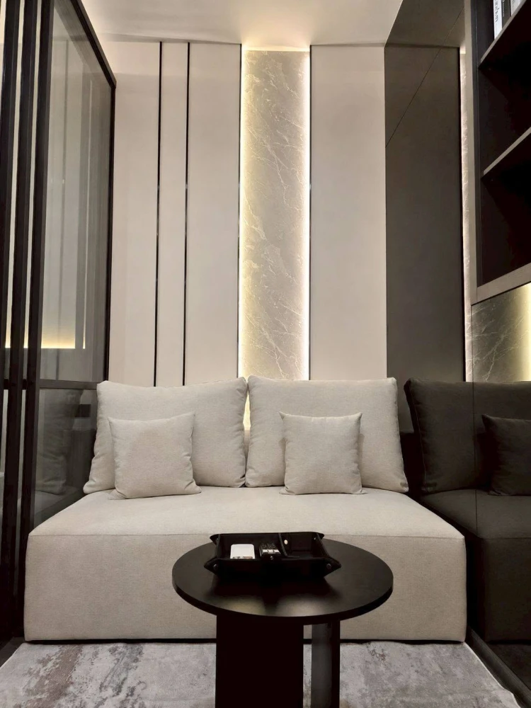 ให้เช่า Ideo Sukhumvit - Rama 4 ชั้น 24 หันหน้าไปทางทิศเหนือ วิวสวยไม่มีสิ่งกีดขวาง เพดานสูง 2.9 เมตร! ห้ามพลาด