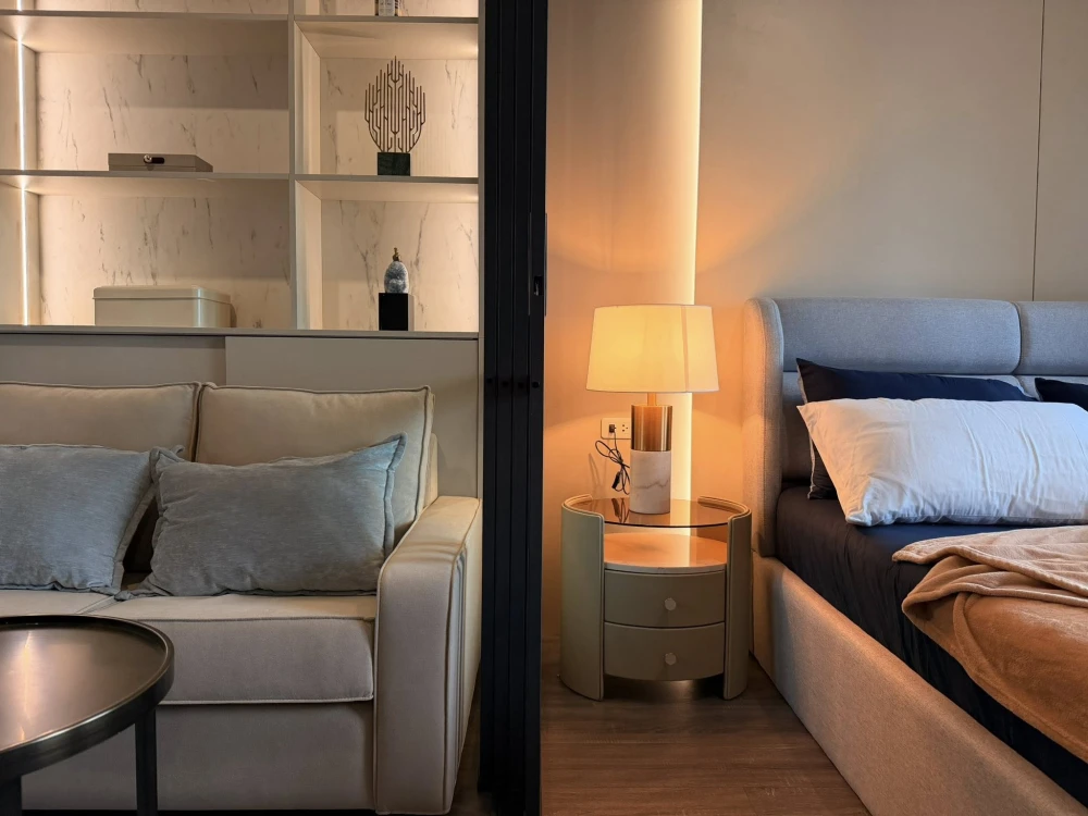 For rent: Ideo Sukhumvit - Rama 4. Modern style decoration with high-quality materials and built-in furniture. Don't miss out!