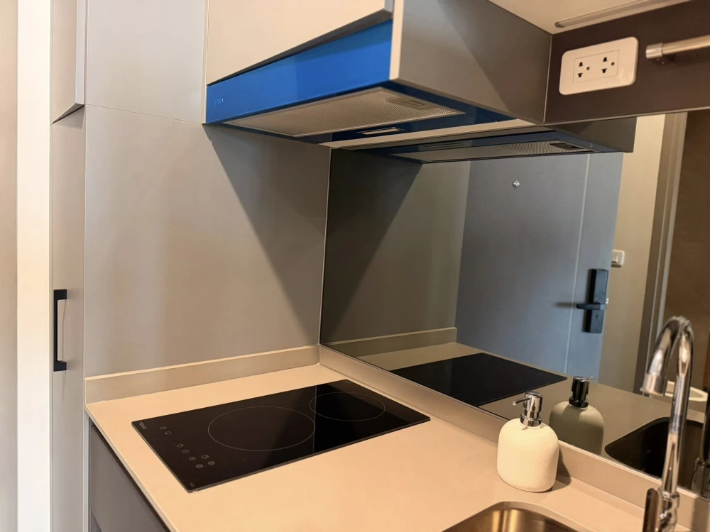 For rent: Ideo Sukhumvit - Rama 4. Modern style decoration with high-quality materials and built-in furniture. Don't miss out!