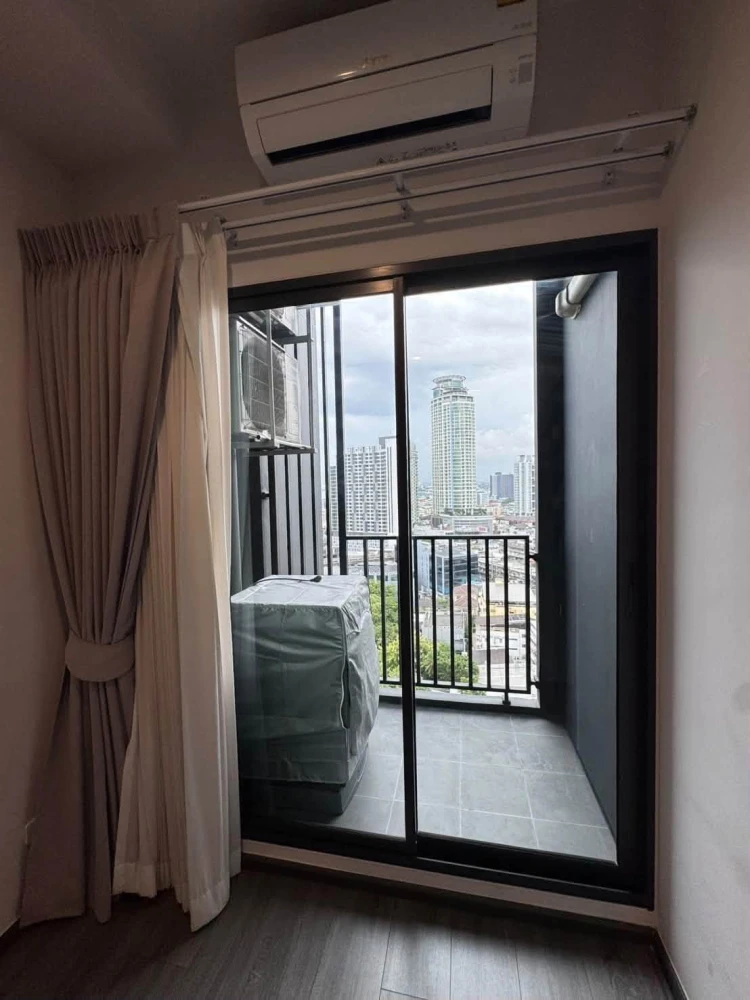 For Rent: Ideo Sukhumvit - Rama 4, 18th floor. Fully furnished and inviting unit—book now if interested.