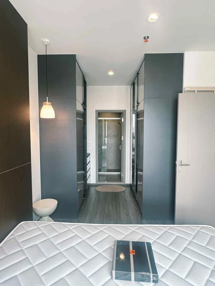 For rent: Ideo Sukhumvit - Rama 4, 25th floor, Bang Krachao curve view, fully furnished, nice to live in, reserve now.