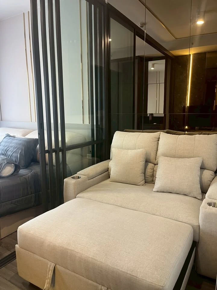 For rent: Ideo Sukhumvit - Rama 4. Modern design unit with full built-in furnishings and stunning city views. Don't miss out!