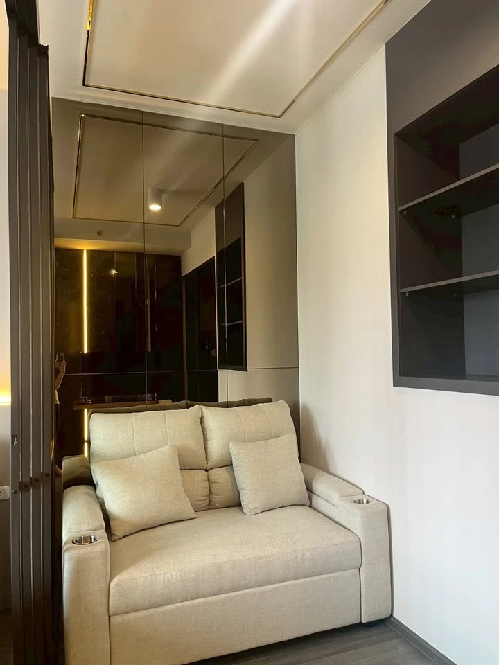 For rent: Ideo Sukhumvit - Rama 4. Modern design unit with full built-in furnishings and stunning city views. Don't miss out!