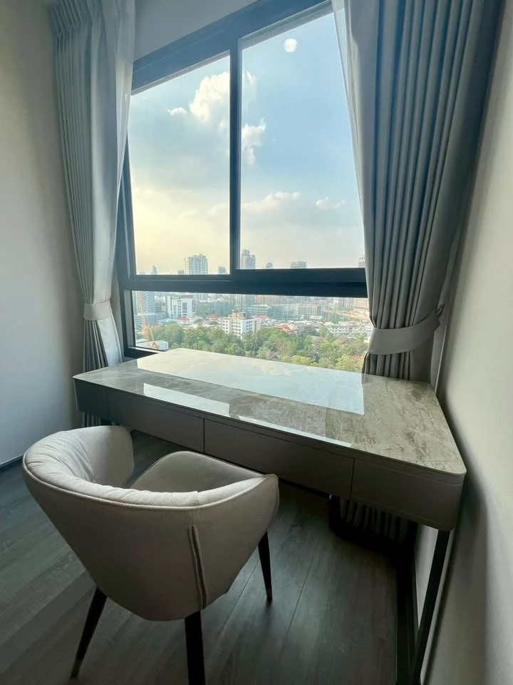 For rent: Ideo Sukhumvit - Rama 4. Modern design unit with full built-in furnishings and stunning city views. Don't miss out!