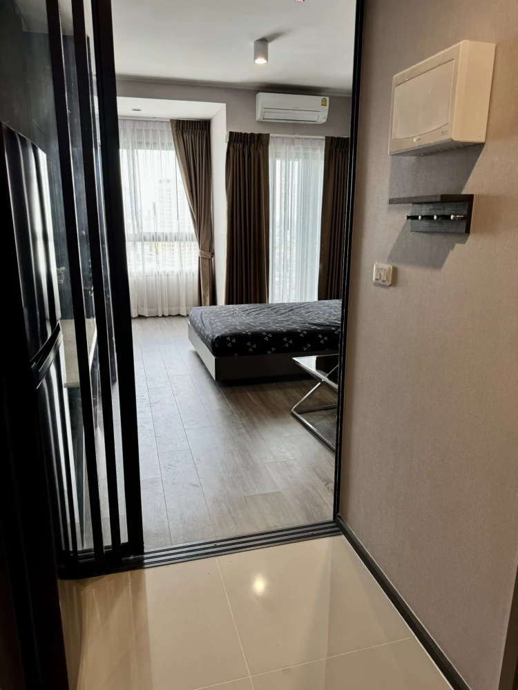For rent: Ideo Sukhumvit - Rama4, studio room, fully furnished and equipped with electrical appliances. Hurry and book now!