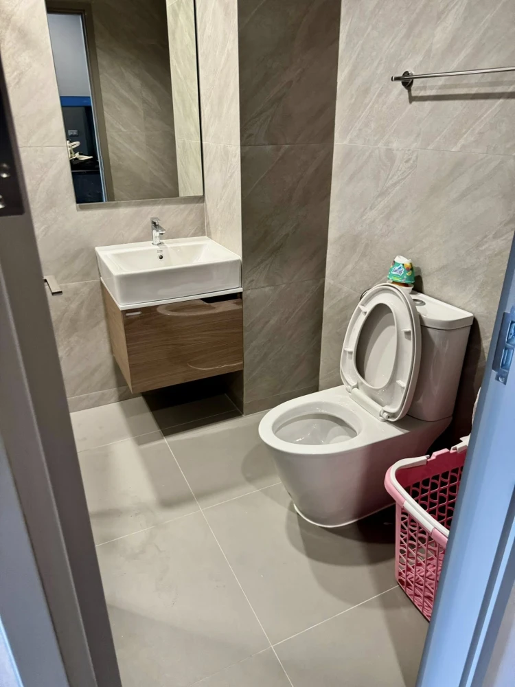 For rent: Ideo Sukhumvit - Rama4, studio room, fully furnished and equipped with electrical appliances. Hurry and book now!