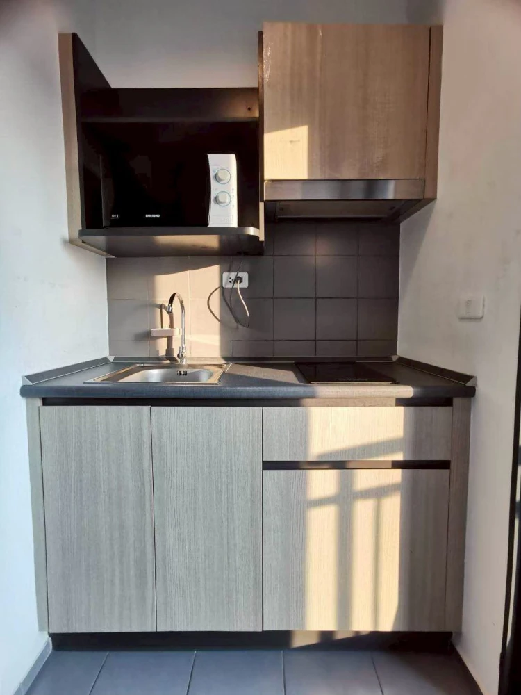 For rent: IDEO Sukhumvit 115, 1 comfortable room, fully furnished and equipped with electrical appliances at an affordable price. Don't miss it.