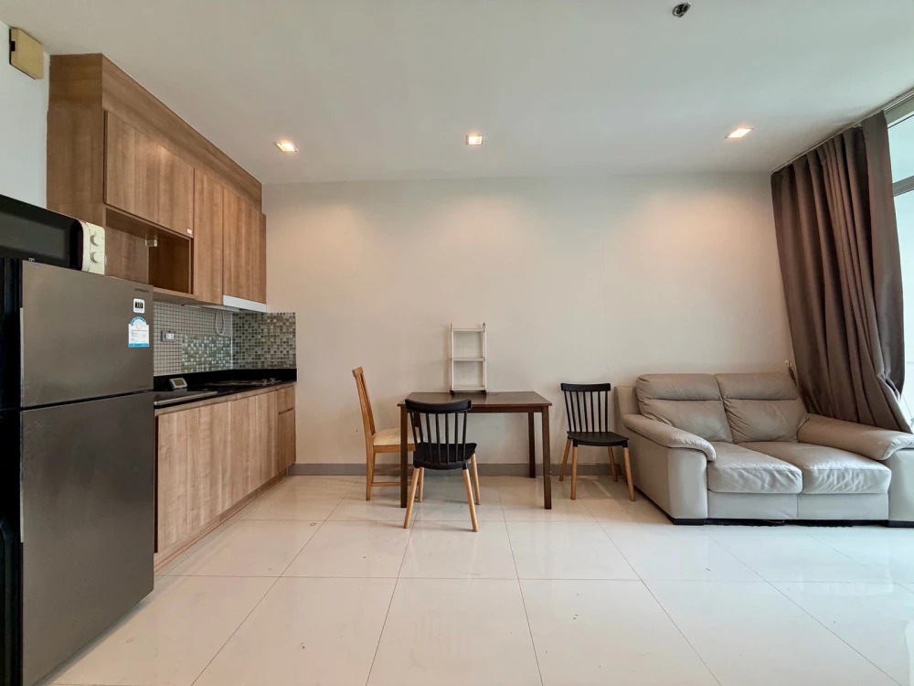 2-bedroom fully furnished condo for rent at Ideo Verve Ratchaprarop. Book now! Don't miss out!