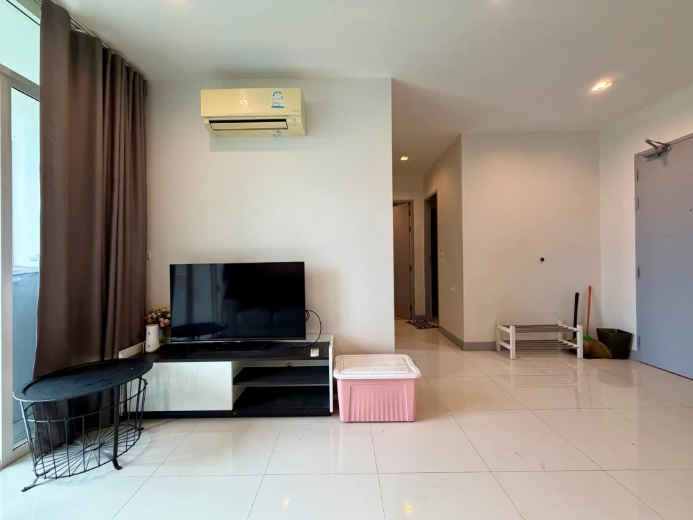 2-bedroom fully furnished condo for rent at Ideo Verve Ratchaprarop. Book now! Don't miss out!