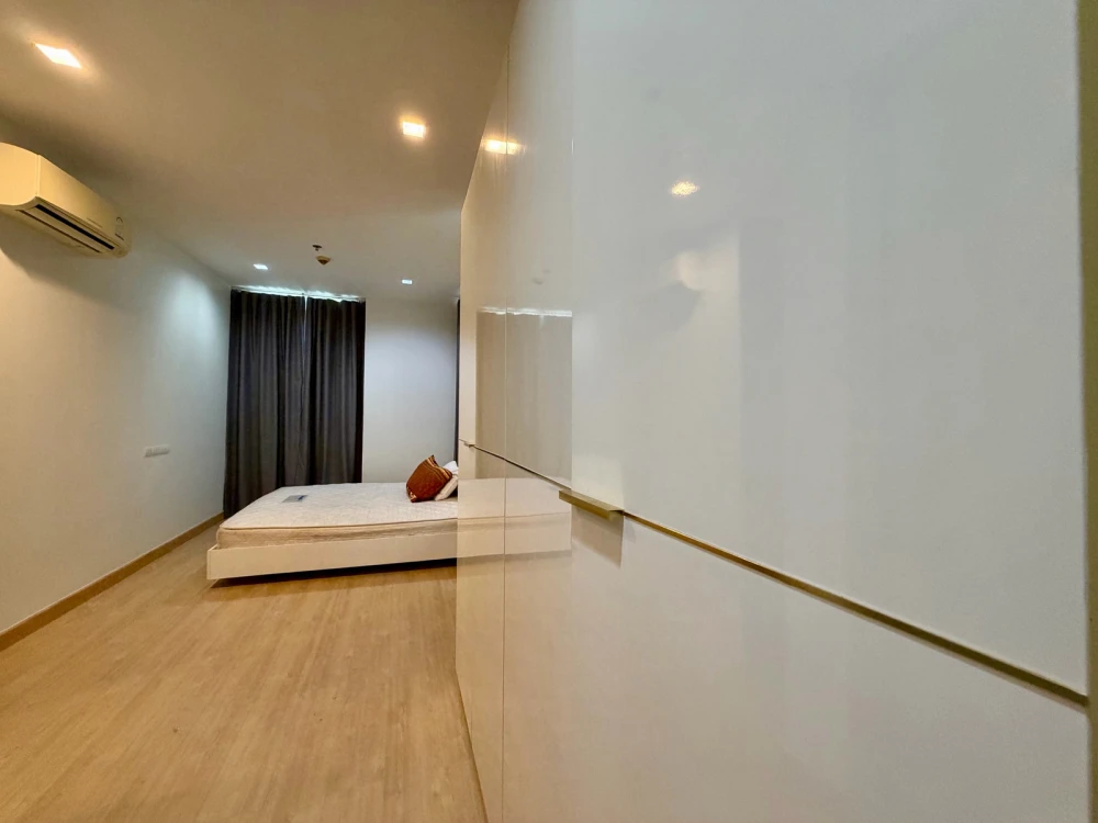 2-bedroom fully furnished condo for rent at Ideo Verve Ratchaprarop. Book now! Don't miss out!