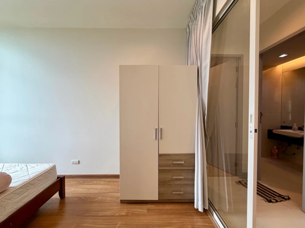 2-bedroom fully furnished condo for rent at Ideo Verve Ratchaprarop. Book now! Don't miss out!