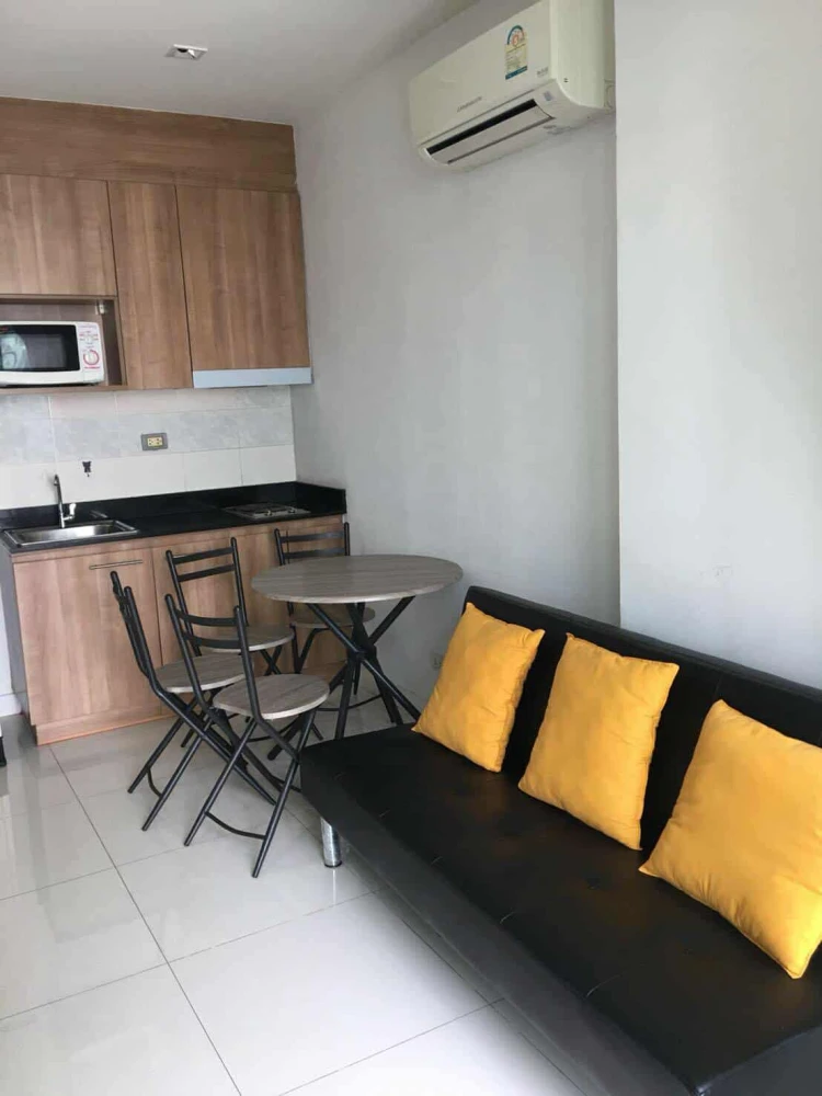 For rent: Ideo Verve Ratchaprarop, high floor, fully furnished, spacious and comfortable room. Reserve now!