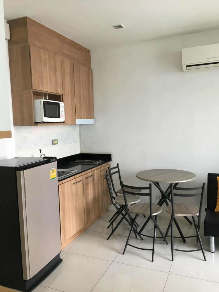 For rent: Ideo Verve Ratchaprarop, high floor, fully furnished, spacious and comfortable room. Reserve now!