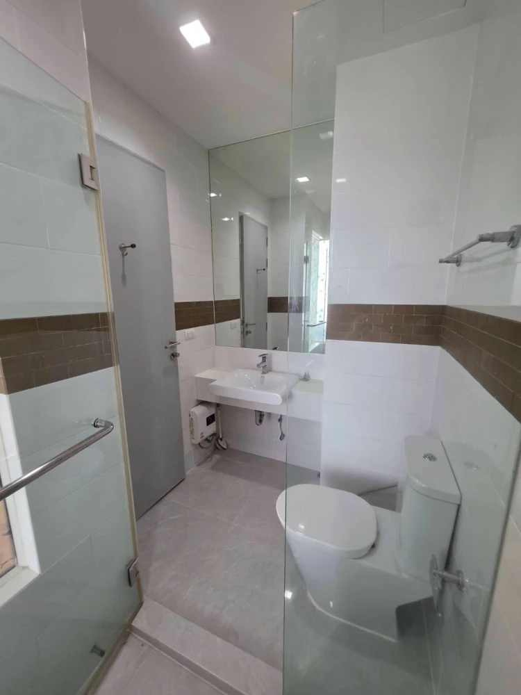 For Rent: Ideo Verve Sukhumvit, 14th floor. A lovely, fully furnished unit—book now if interested.