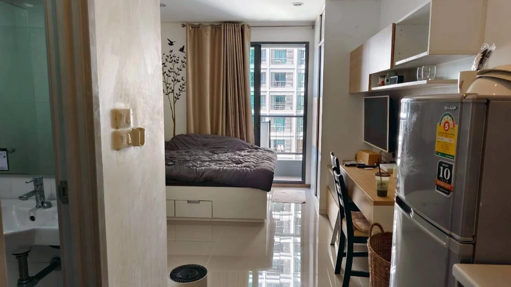 For rent: Ideo Wutthakat condo, comfortable and fully furnished. Don't miss out, book now!