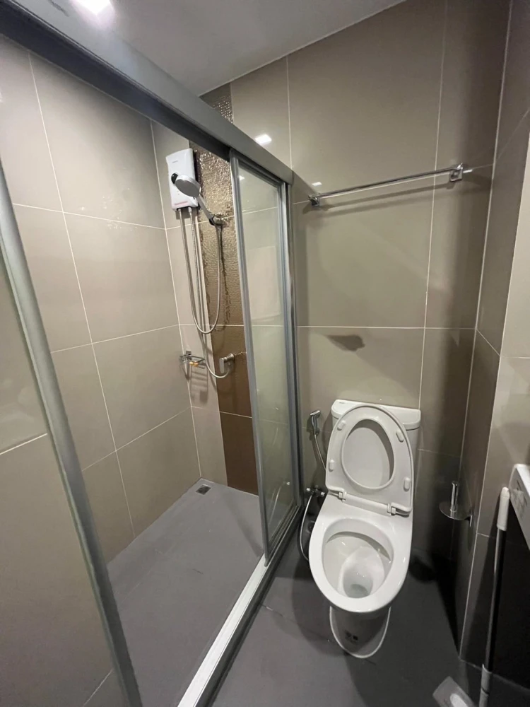 IDEO Rama 9-Asok for rent, corner room with privacy, 24th floor, high view, great price, hurry and reserve before it's too late.