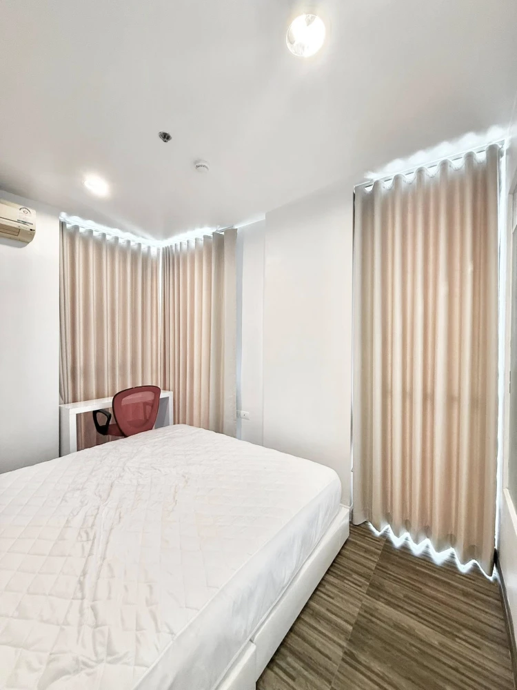 For rent: IDEO Ratchada-Huai Khwang, 17th floor, corner room with privacy, built-in throughout the room, hurry and reserve before you miss out.