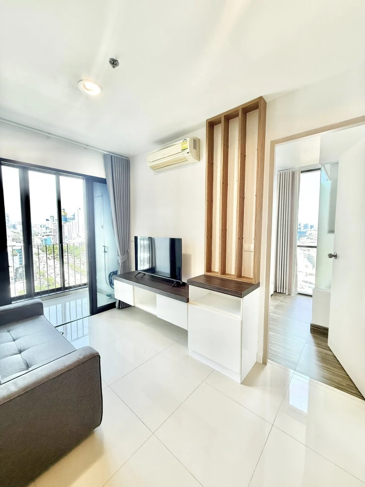 For rent: IDEO Ratchada-Huai Khwang, 17th floor, corner room with privacy, built-in throughout the room, hurry and reserve before you miss out.