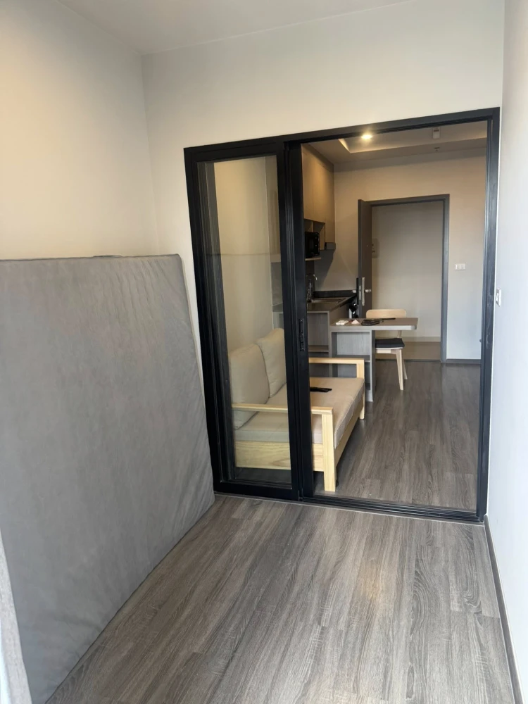 For rent: Ideo Ramkhamhaeng - Lamsalee Station, 24th floor, great view, strong wind, modern decoration with full set of furniture.