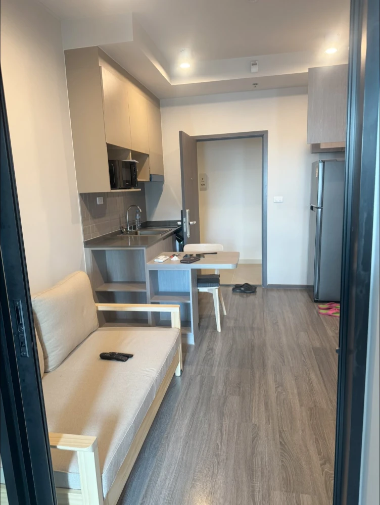 For rent: Ideo Ramkhamhaeng - Lamsalee Station, 24th floor, great view, strong wind, modern decoration with full set of furniture.