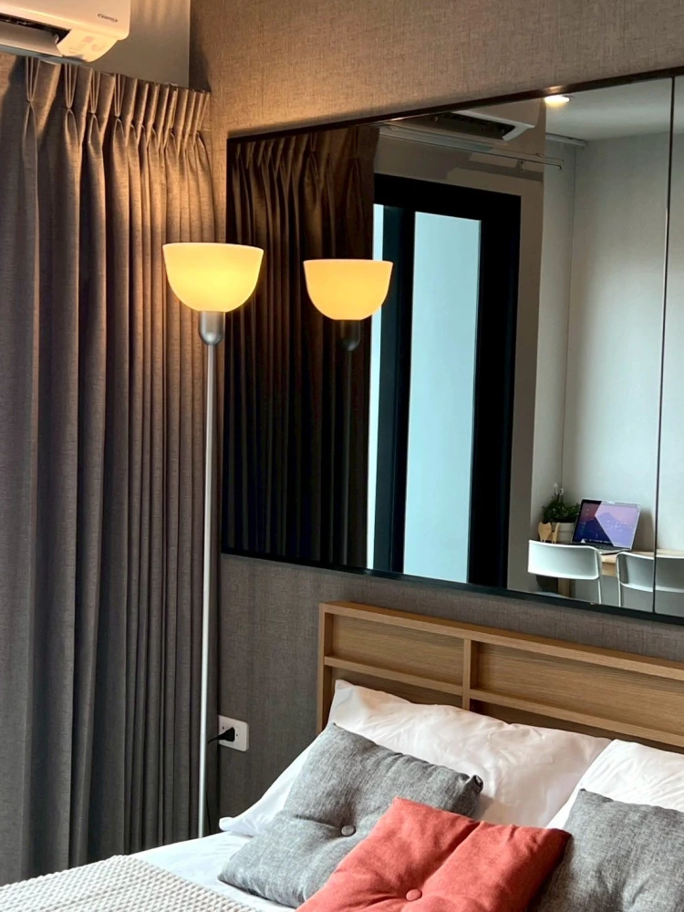 For rent: IDEO Ramkhamhaeng - Lamsalee Station, beautiful room, breezy balcony, airy, fully furnished, ready to move in.