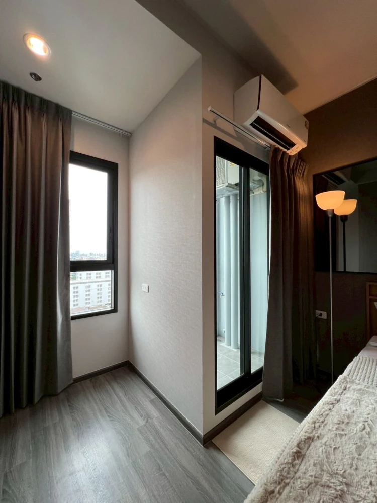 For rent: IDEO Ramkhamhaeng - Lamsalee Station, beautiful room, breezy balcony, airy, fully furnished, ready to move in.