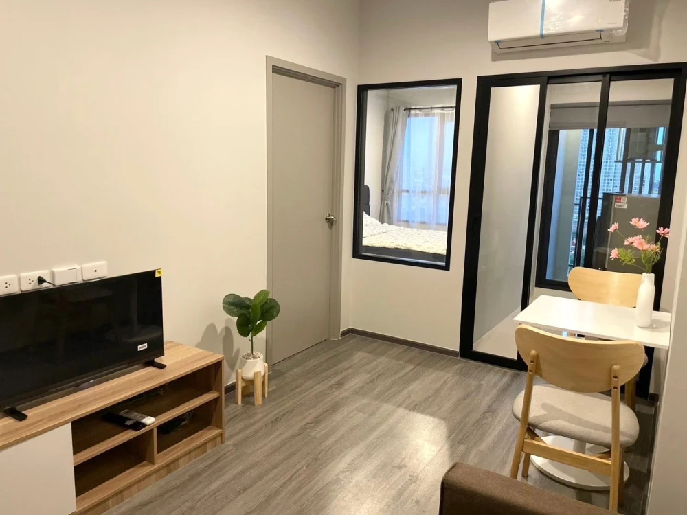 For rent: IDEO Ramkhamhaeng Lamsali, a lovely unit on the 19th floor with a great view. Fully furnished with appliances; just bring your belongings an