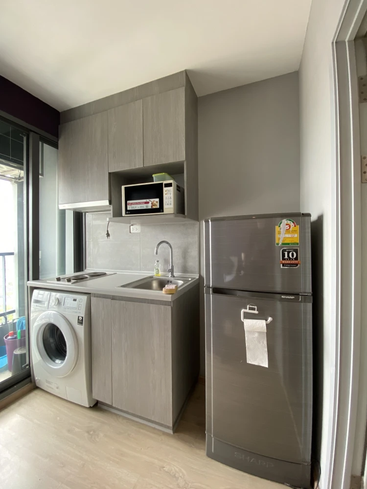 For rent: IDEO Wutthakat, top floor (31st floor), fully furnished, north-facing unit (not hot), great unblocked view. Don't miss out!