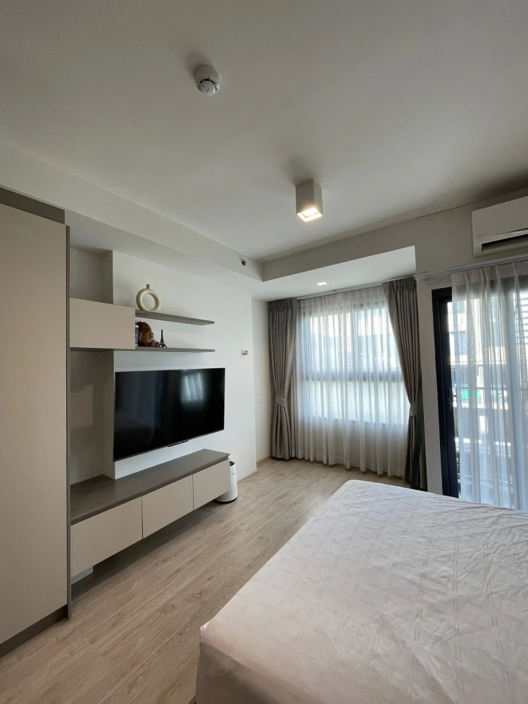 For rent Ideo Sathorn-Wongwian Yai, room facing east, morning sun, room not hot, city view, good like this, hurry and book now++