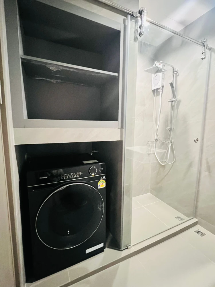 For rent Ideo Sukhumvit - Rama 4 has complete electrical appliances, such as a large screen TV, washing machine and dryer. Ready to reserve now.