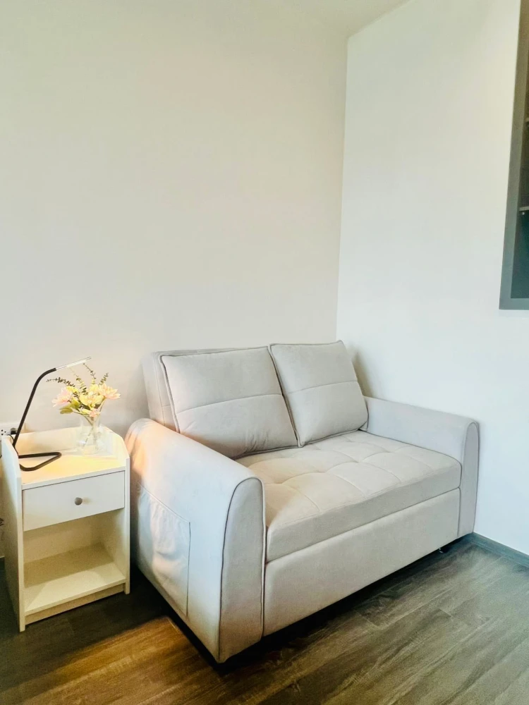 For rent Ideo Sukhumvit - Rama 4 has complete electrical appliances, such as a large screen TV, washing machine and dryer. Ready to reserve now.