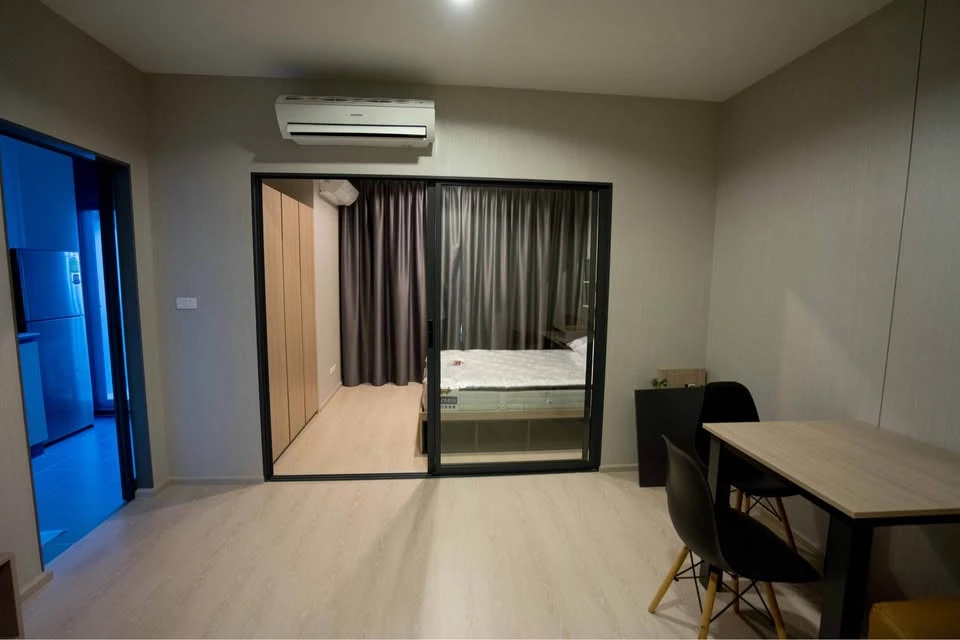 For rent: Ideo Sukhumvit 115, 16th floor, north-facing room, city view, very breezy, not hot when you live there. Hurry and reserve now!