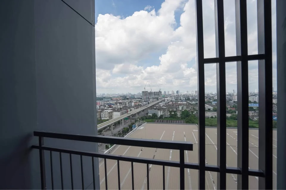 For rent: Ideo Sukhumvit 115, 16th floor, north-facing room, city view, very breezy, not hot when you live there. Hurry and reserve now!