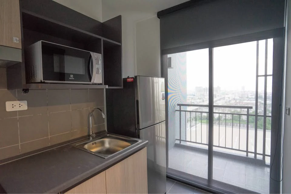 For rent: Ideo Sukhumvit 115, 16th floor, north-facing room, city view, very breezy, not hot when you live there. Hurry and reserve now!