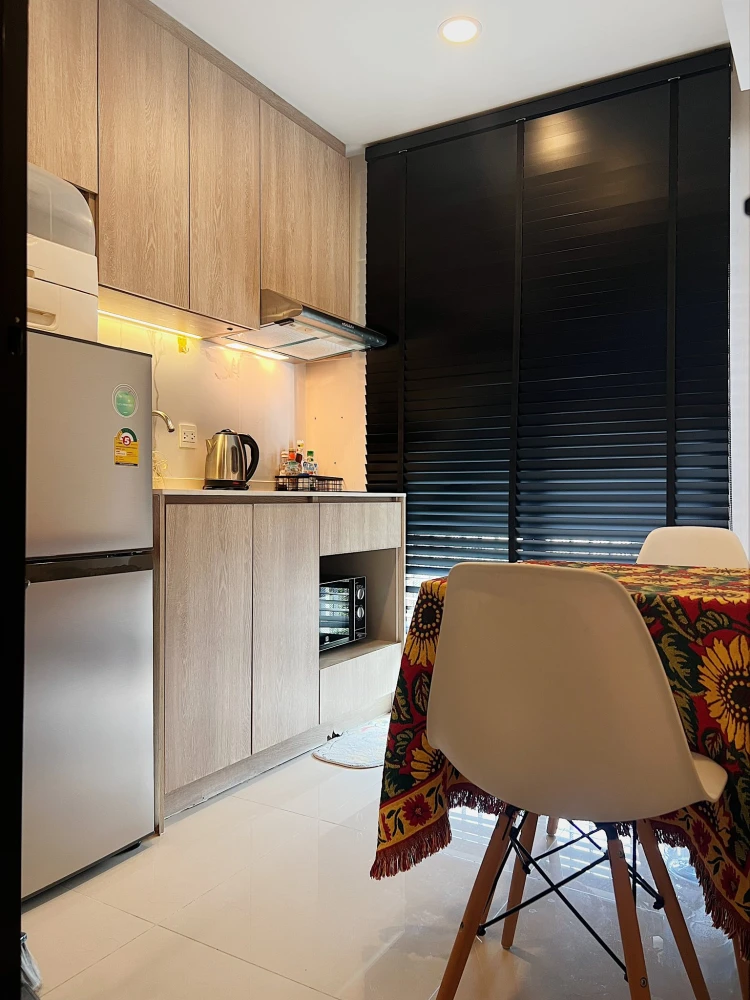 For rent IKON Sukhumvit 77, 8th floor, corner room, fully furnished, good quality, hurry and book now.