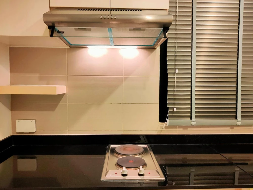 Infiniti Condo for rent, 6th floor, great atmosphere, fully furnished and equipped with appliances. You can't miss this opportunity!