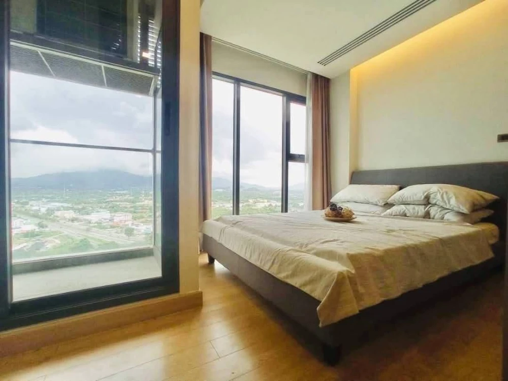 For rent: Infinity One, 25th floor, spacious room, comfortable, fully furnished, book now, hurry!
